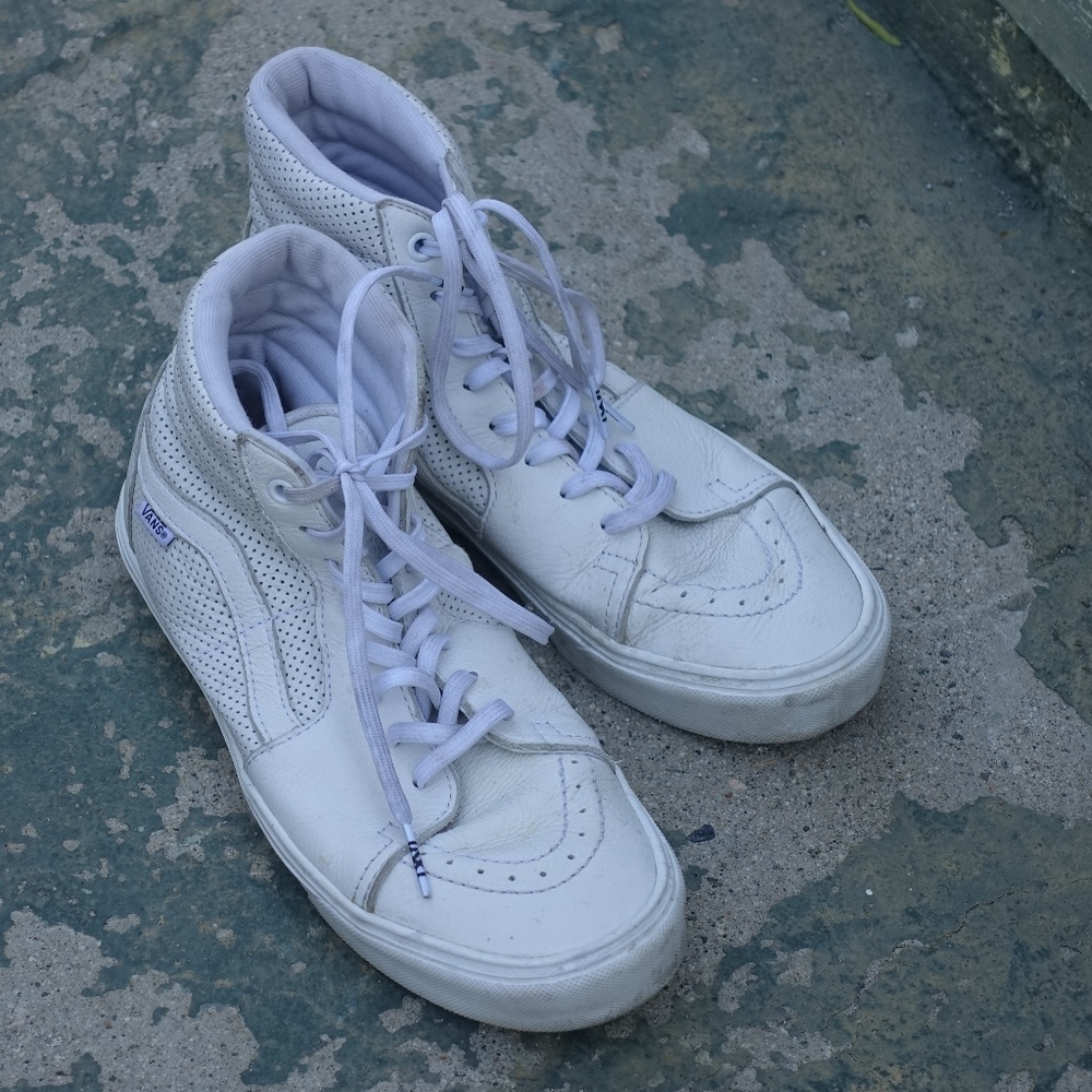Lightwieght CushSole Vans Classics White Out 9